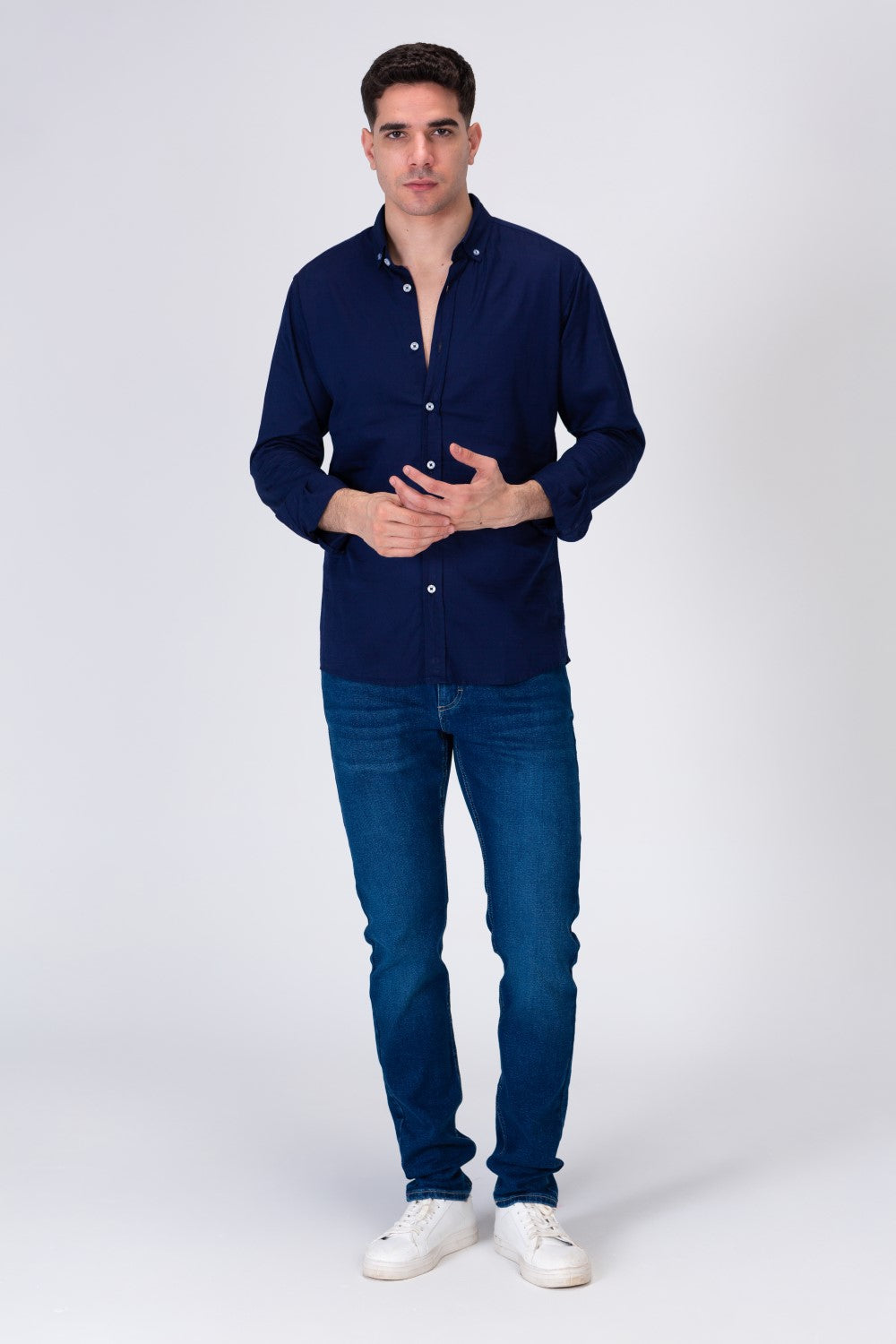 قميص رجالي أساسي كلاسيكي برقبة وأكمام طويلة بقصة Slim Fit