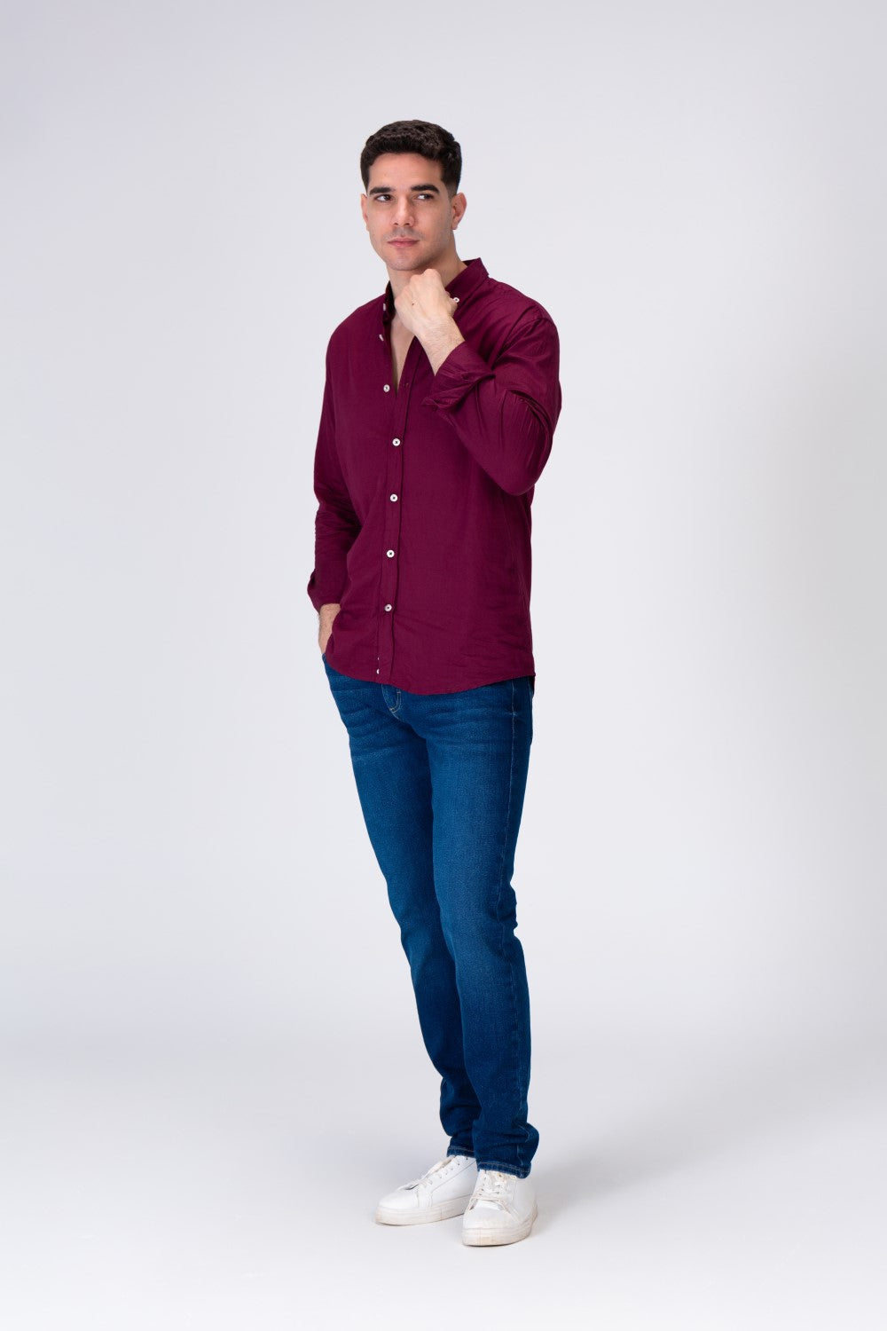 قميص رجالي أساسي كلاسيكي برقبة وأكمام طويلة بقصة Slim Fit