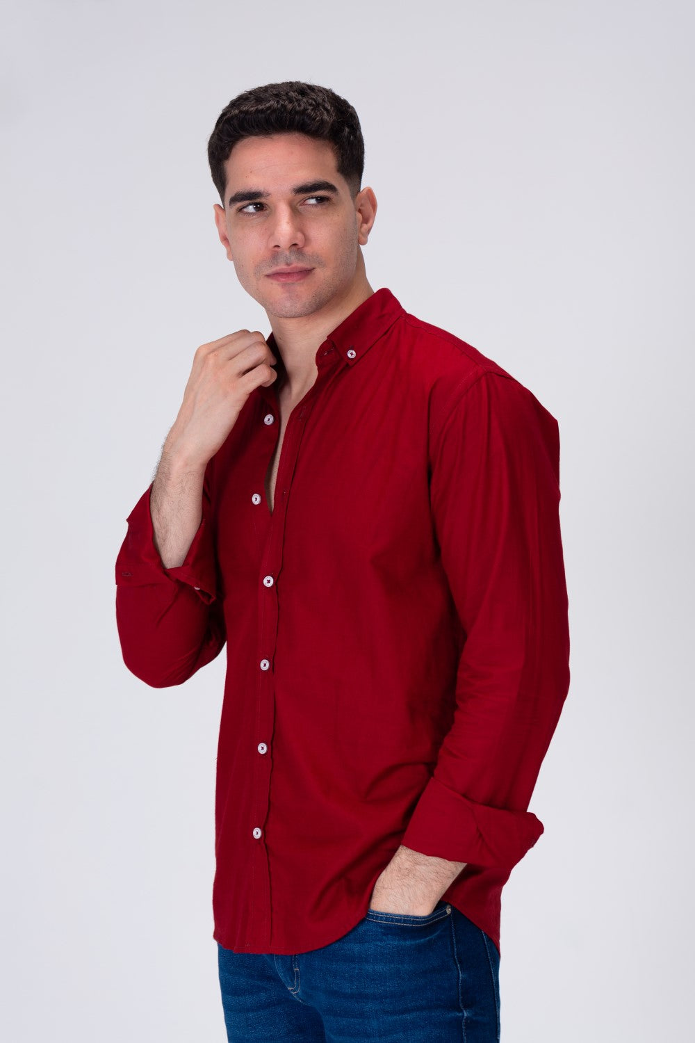 قميص رجالي أساسي كلاسيكي برقبة وأكمام طويلة بقصة Slim Fit