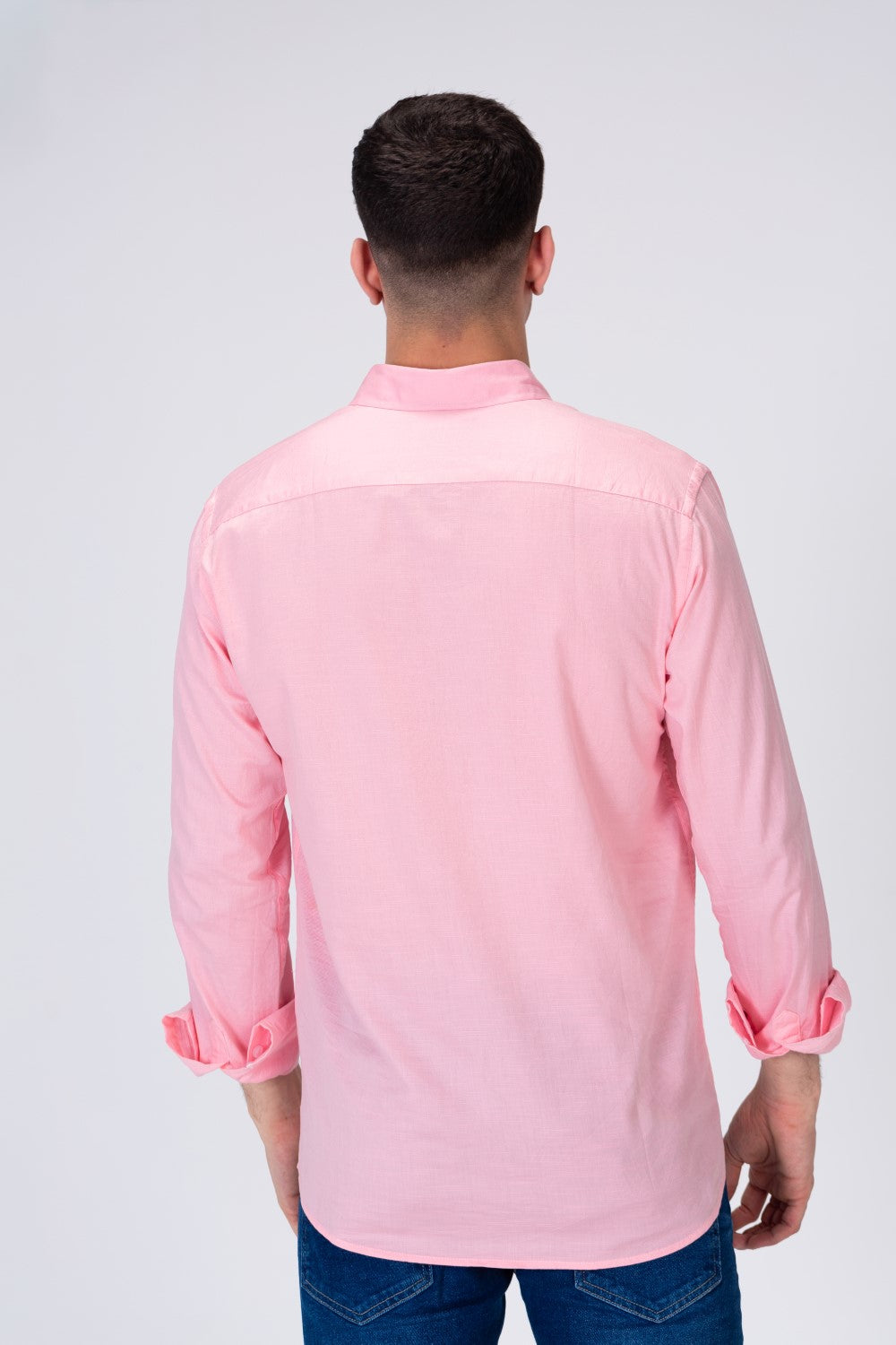 قميص رجالي أساسي كلاسيكي برقبة وأكمام طويلة بقصة Slim Fit