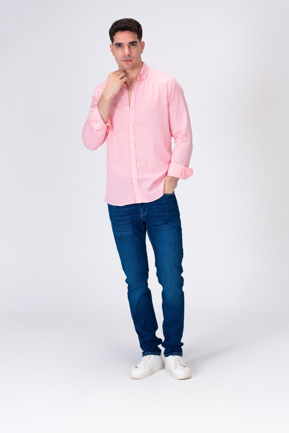 قميص رجالي أساسي كلاسيكي برقبة وأكمام طويلة بقصة Slim Fit