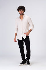 قميص رجالي سادة من خامة صيفية تناسب الاستخدام اليومي وألوان أساسية