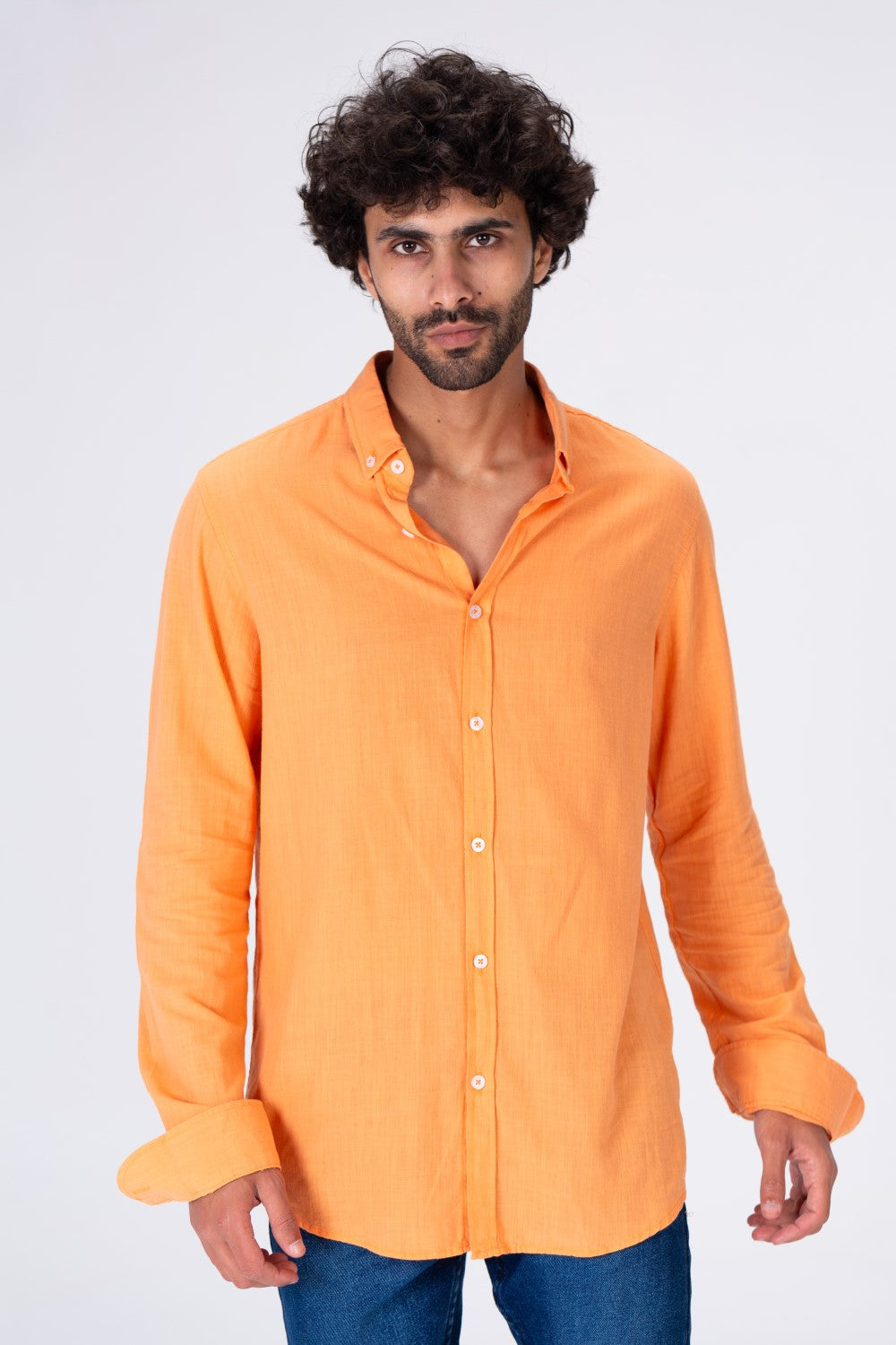 قميص رجالي بقصة عادية كلاسيكي سادة مع خامة كتان مريحة