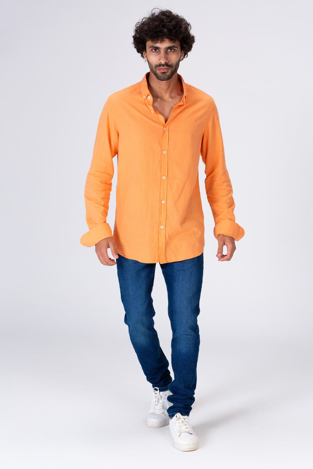 قميص رجالي بقصة عادية كلاسيكي سادة مع خامة كتان مريحة