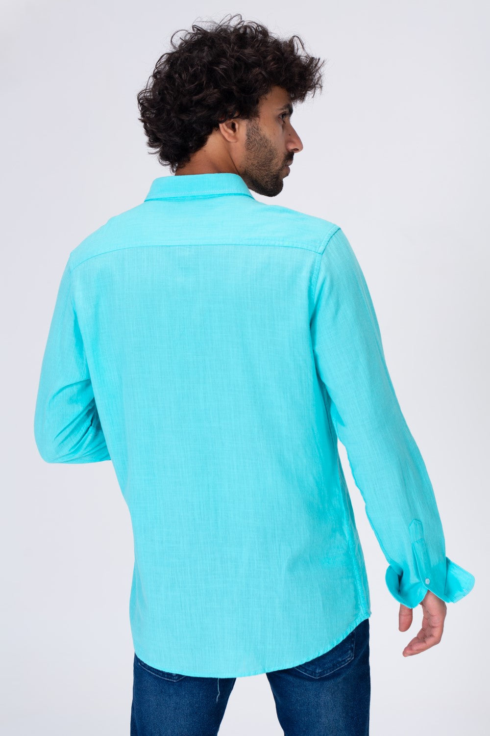 قميص رجالي بقصة عادية كلاسيكي سادة مع خامة كتان مريحة