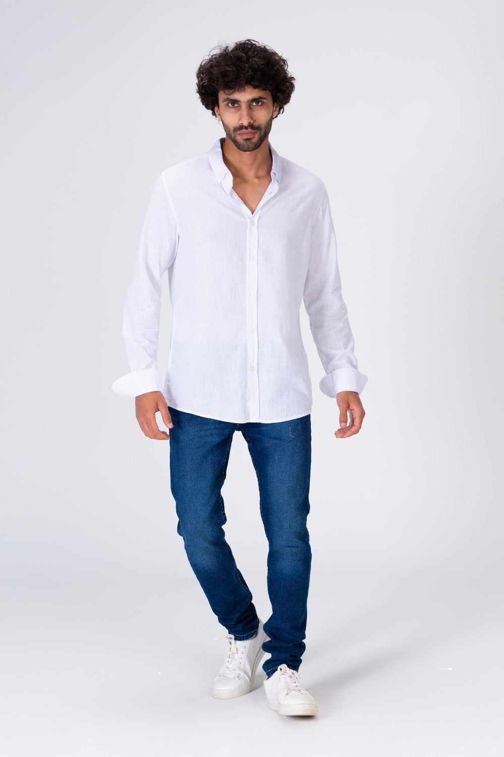 قميص رجالي بقصة عادية كلاسيكي سادة مع خامة كتان مريحة