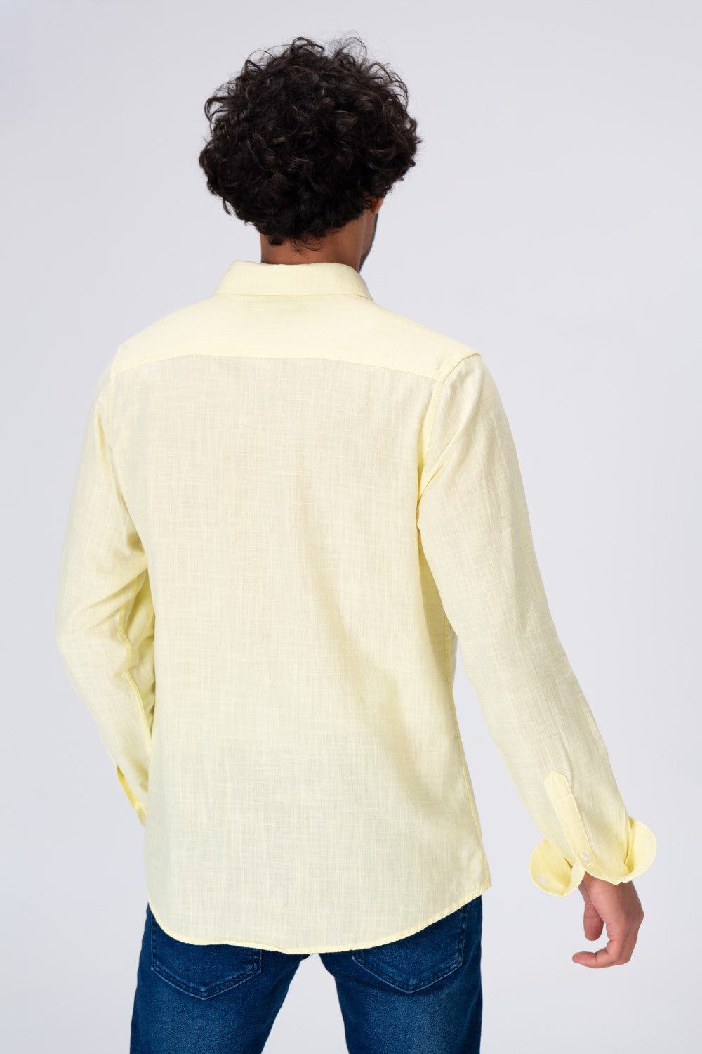 قميص رجالي بقصة عادية كلاسيكي سادة مع خامة كتان مريحة