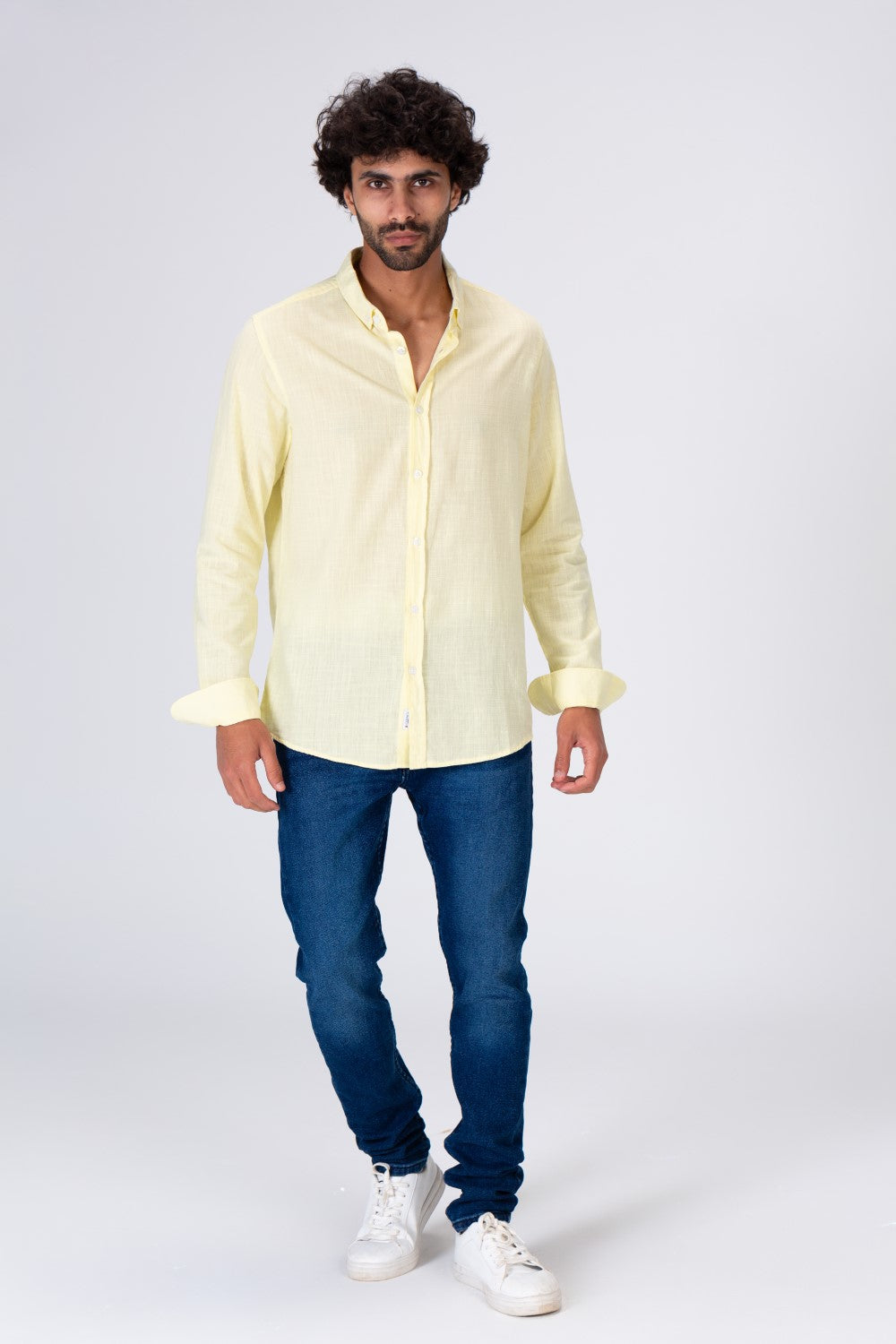 قميص رجالي بقصة عادية كلاسيكي سادة مع خامة كتان مريحة