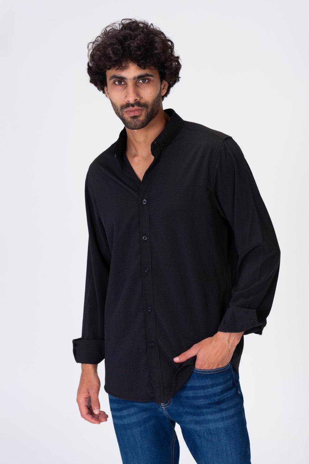 قميص رجالي بقصة عادية أساسي سادة مع خامة مريحة