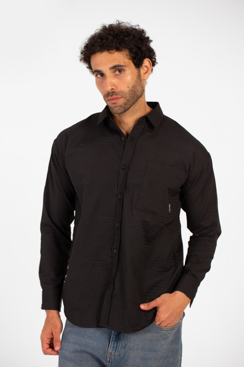 Men's Basic Oversized Shirt With Front Pocket And Long Sleeves