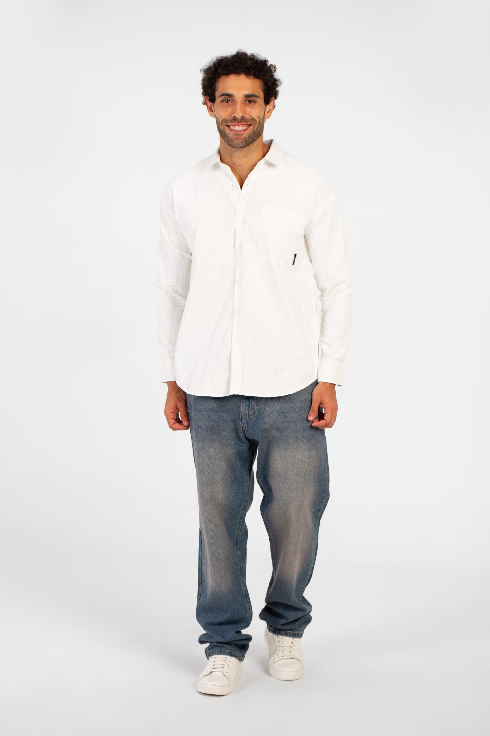 Men's Basic Oversized Shirt With Front Pocket And Long Sleeves