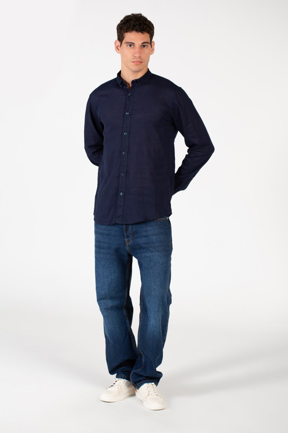 قميص رجالي أساسي كتان بأكمام طويلة