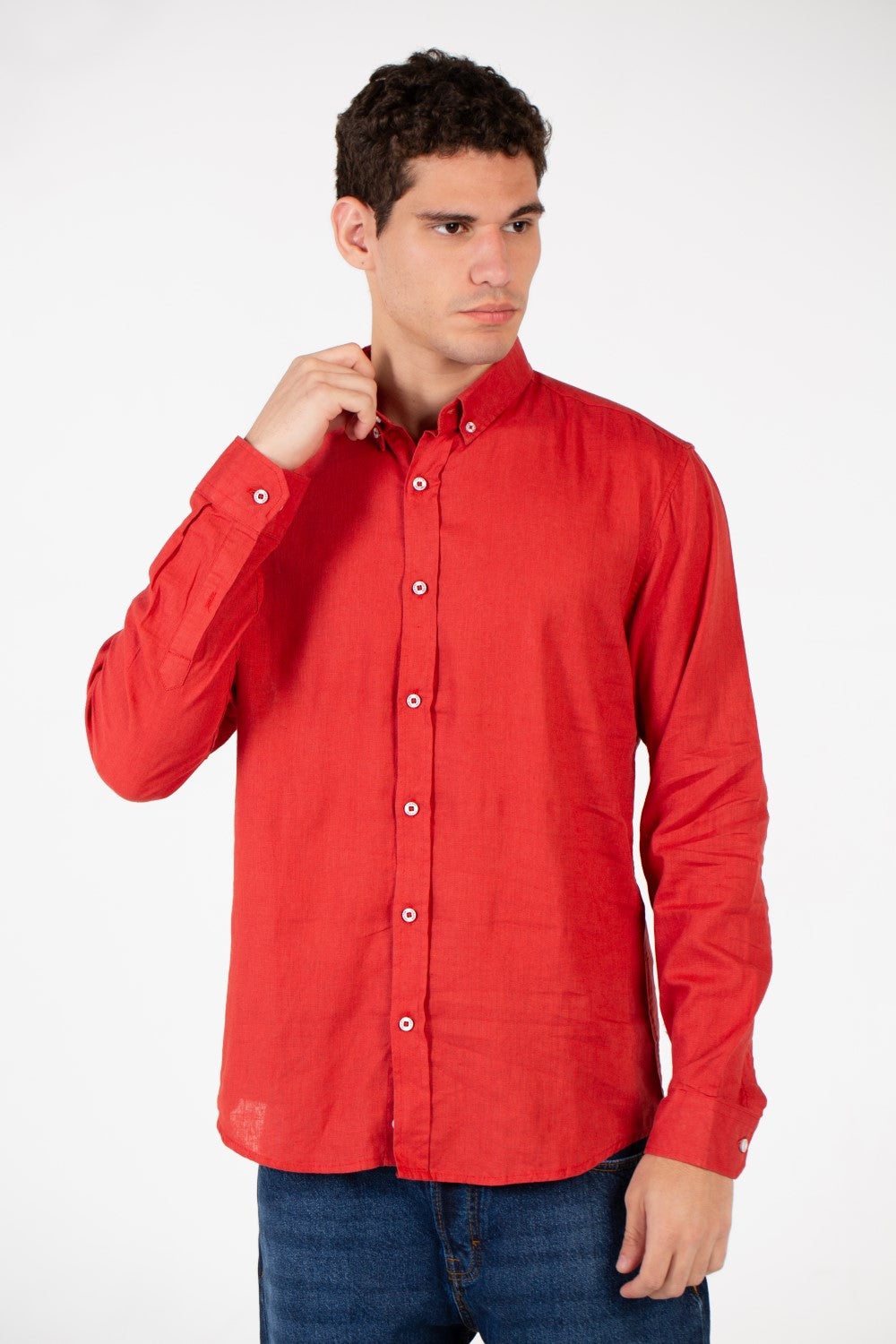 قميص رجالي أساسي كتان بأكمام طويلة