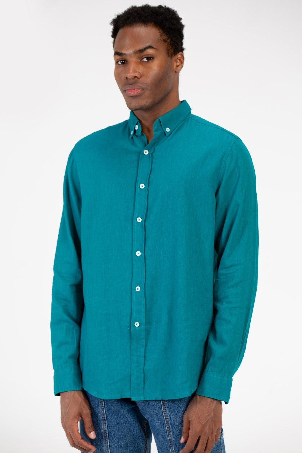 قميص رجالي أساسي كتان بقصة عادية