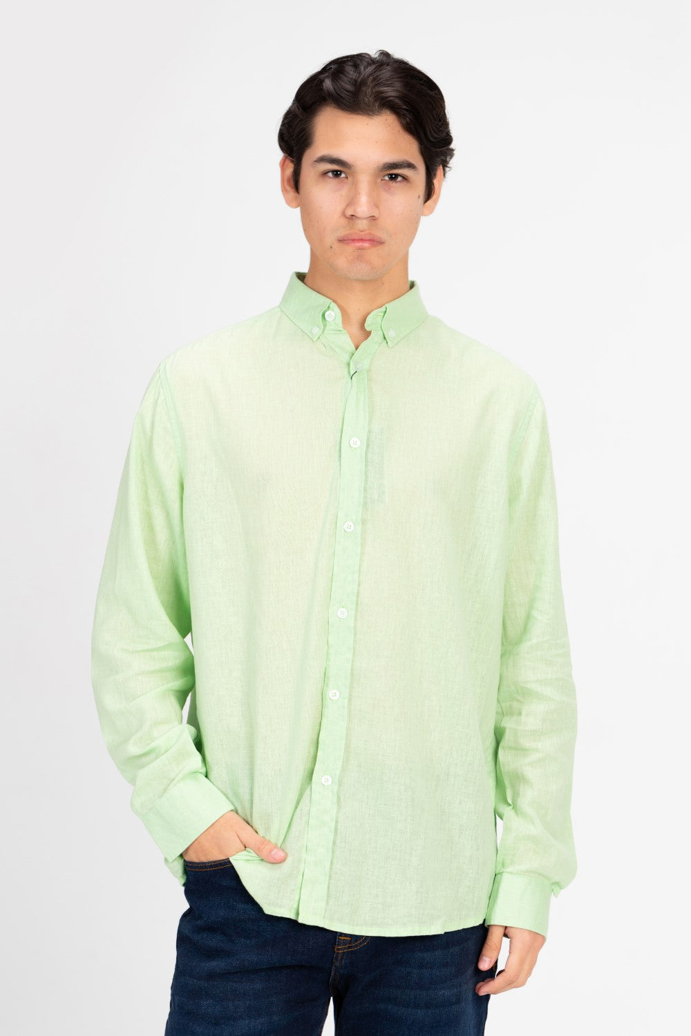 قميص رجالي أساسي كتان بقصة عادية