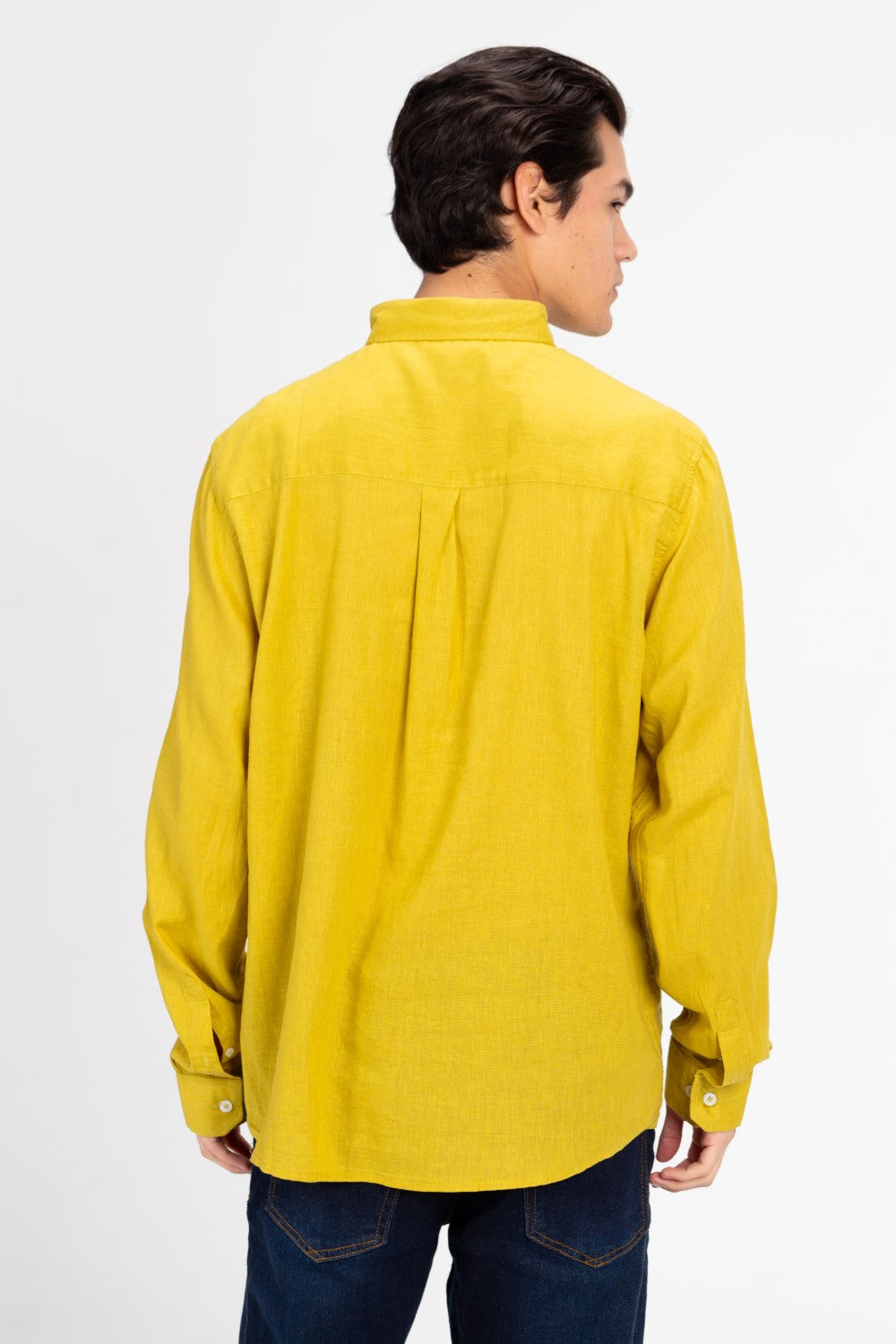 قميص رجالي أساسي كتان بقصة عادية