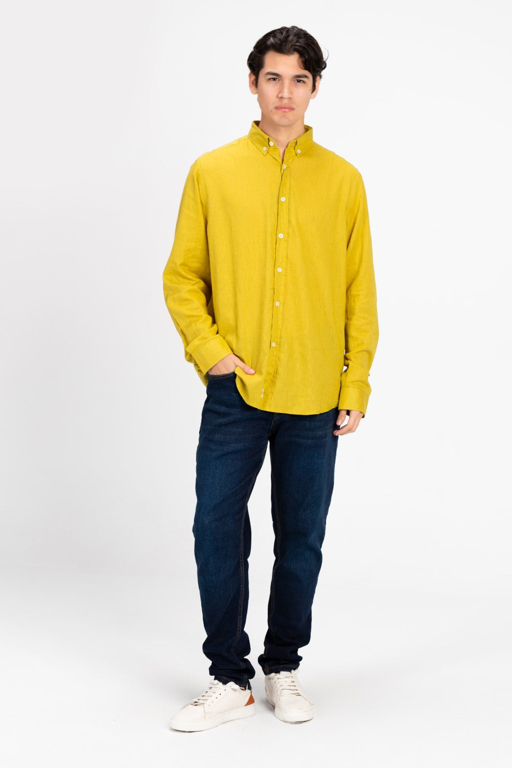 قميص رجالي أساسي كتان بقصة عادية