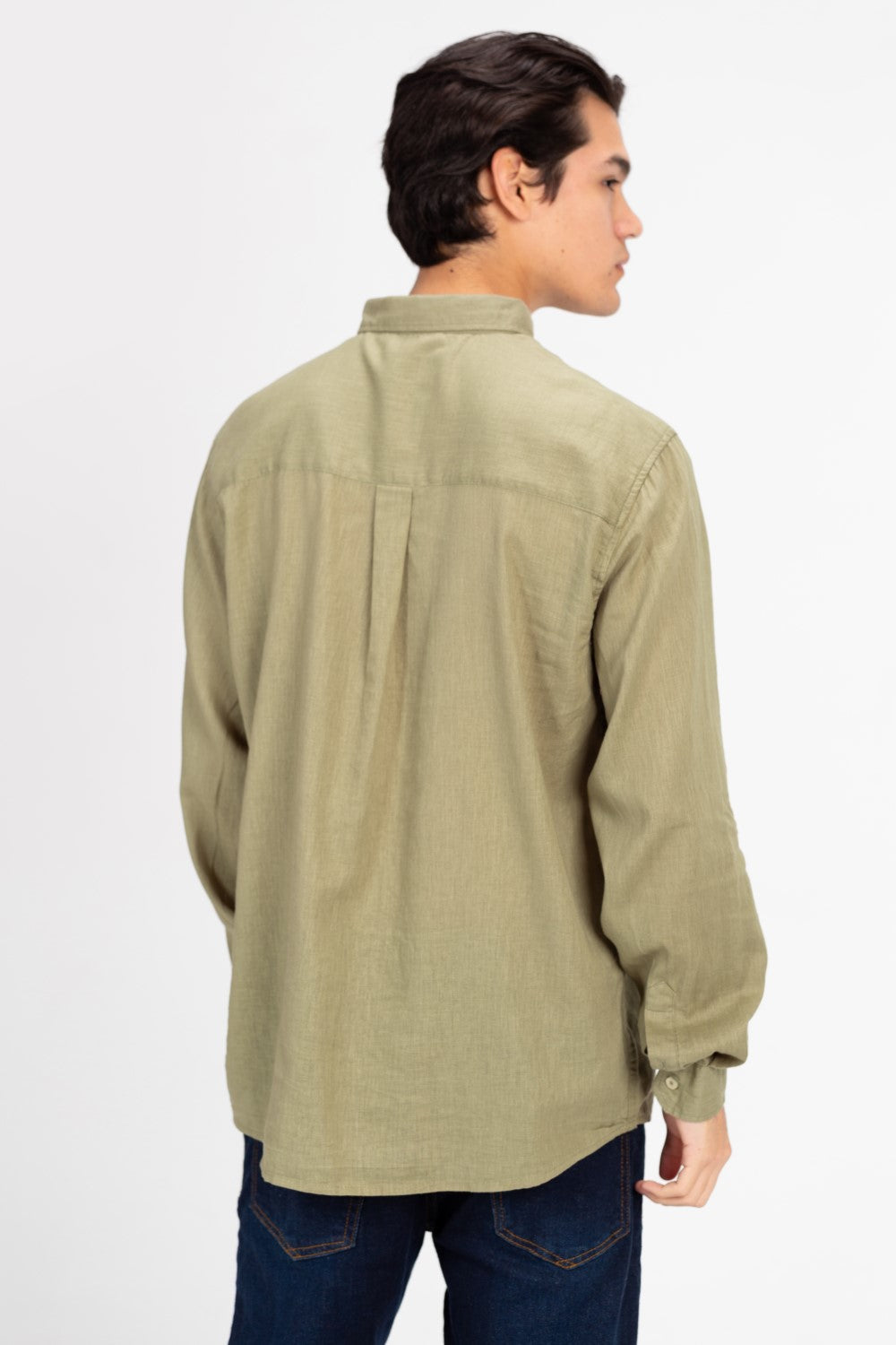 قميص رجالي أساسي كتان بقصة عادية