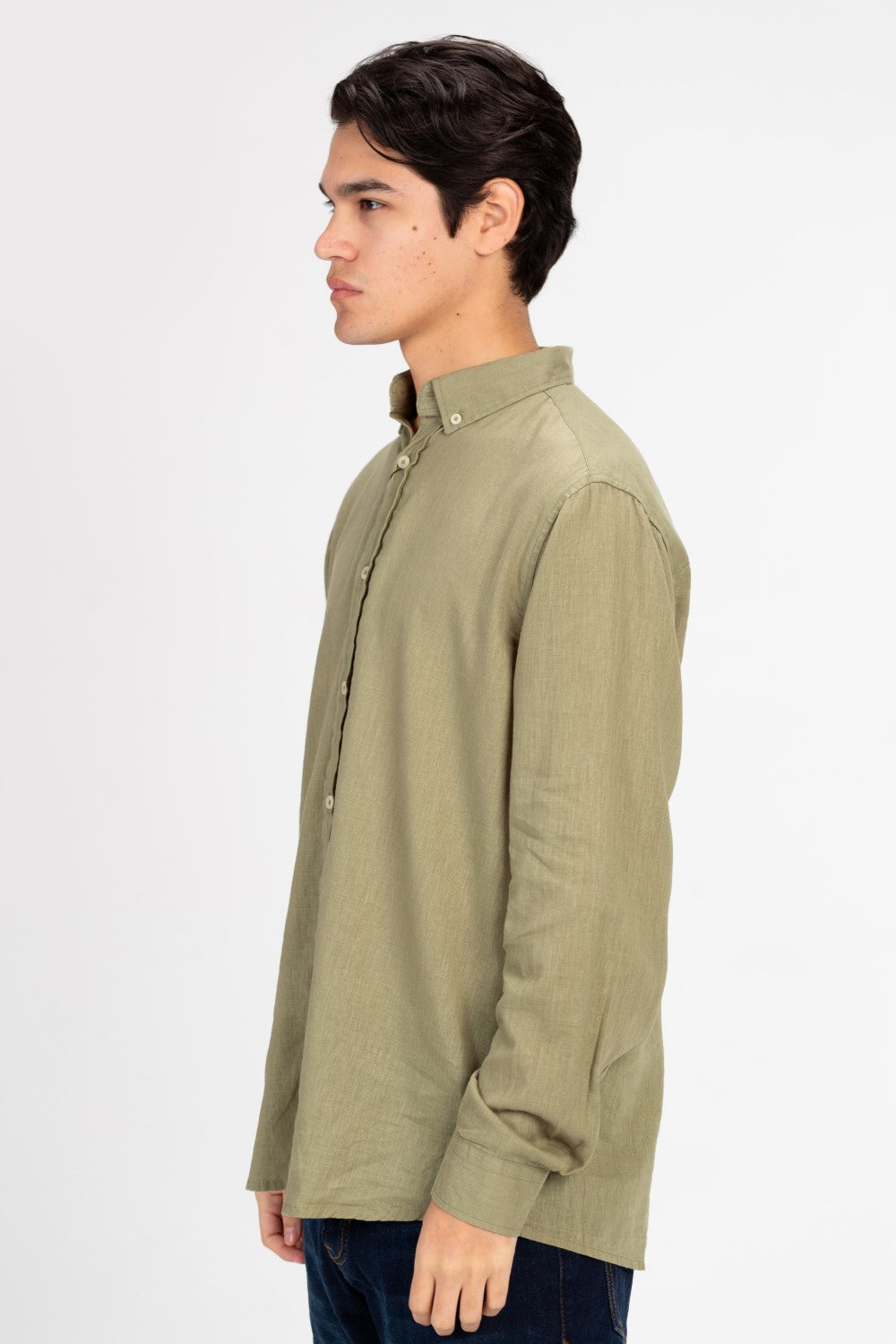 قميص رجالي أساسي كتان بقصة عادية