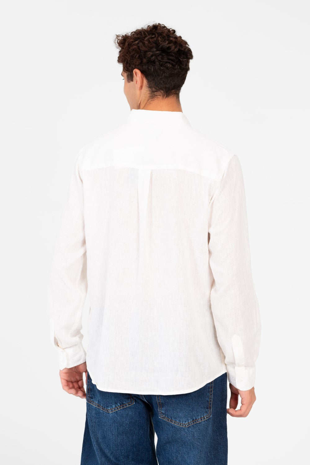 قميص رجالي أساسي كتان بقصة عادية