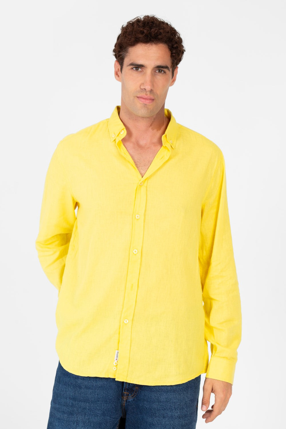 قميص رجالي أساسي كتان بقصة عادية