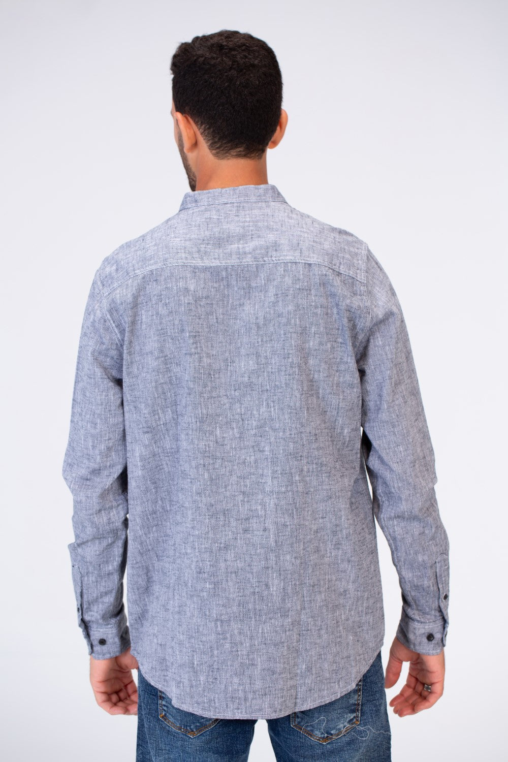 قميص رجالي أساسي Slim Fit كتان بأكمام طويلة وأزرار من الأمام