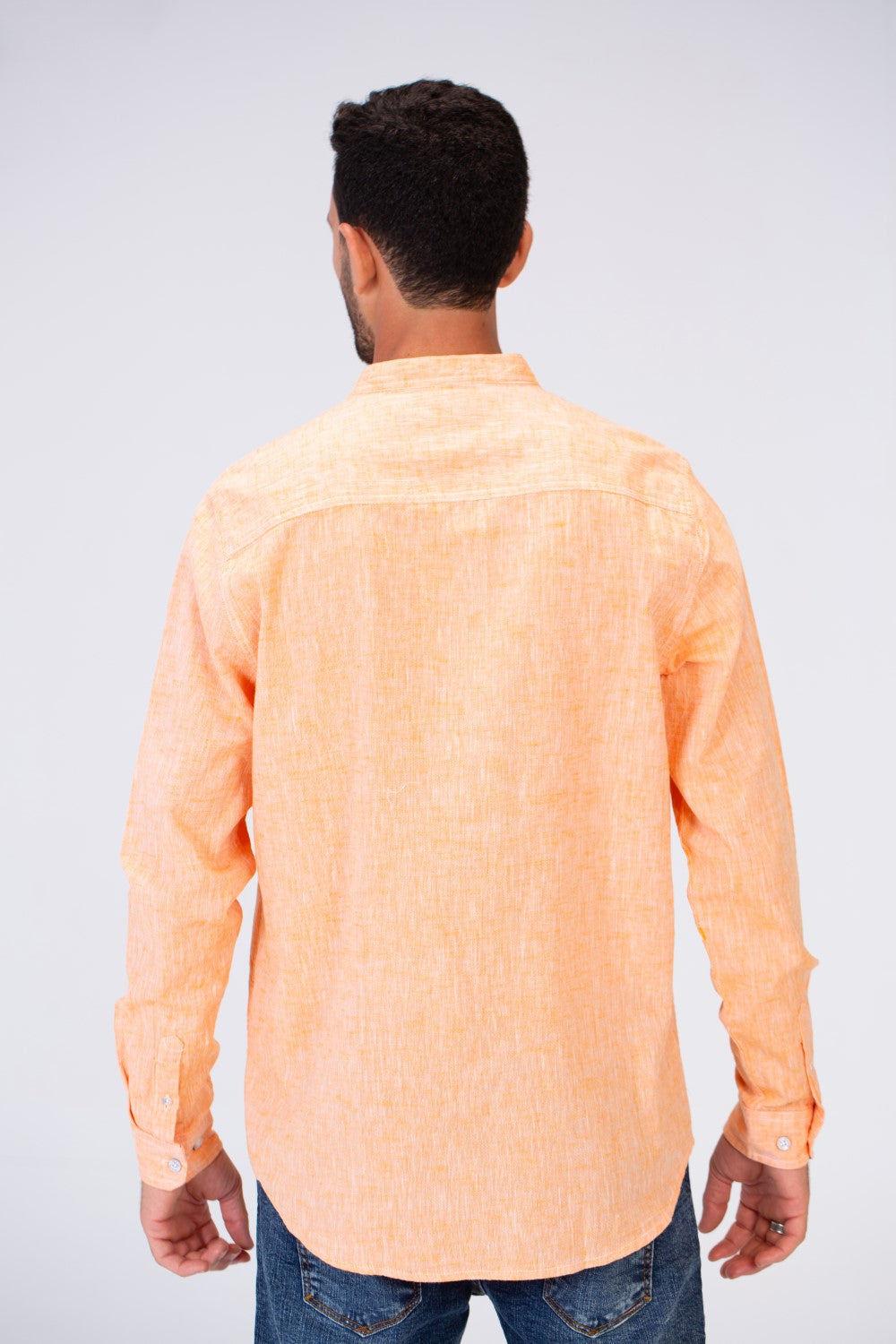 قميص رجالي أساسي Slim Fit كتان بأكمام طويلة وأزرار من الأمام