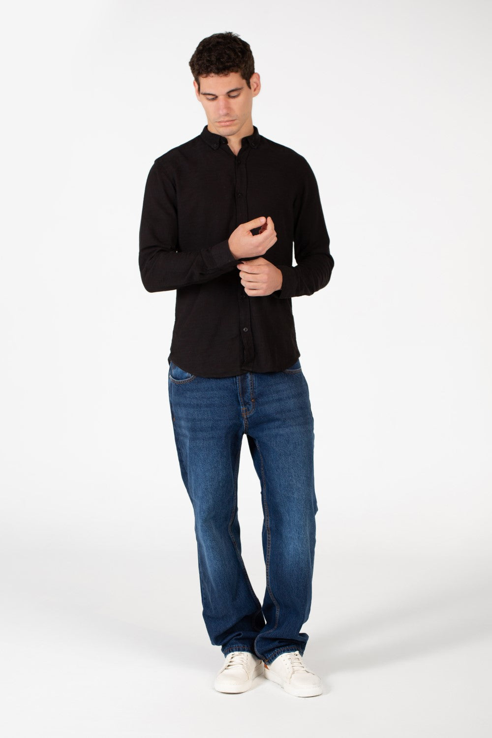 Men's Basic Slim Fit Long Sleeved Shirt