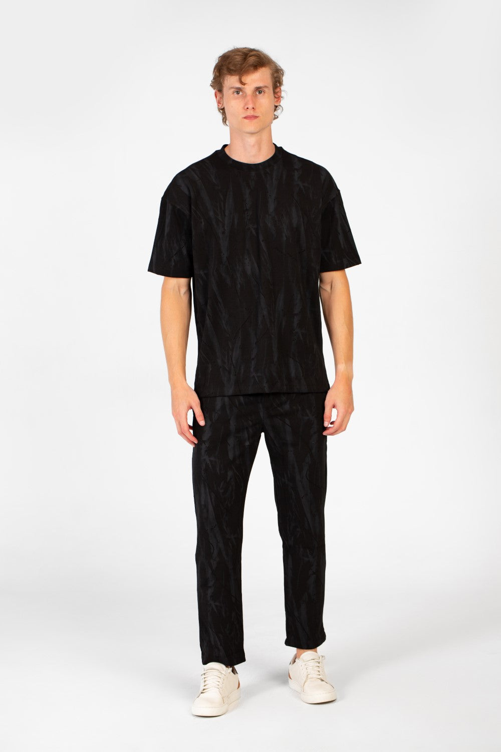 طقم رجالي صيفي كاجوال مطبوع بأكمام