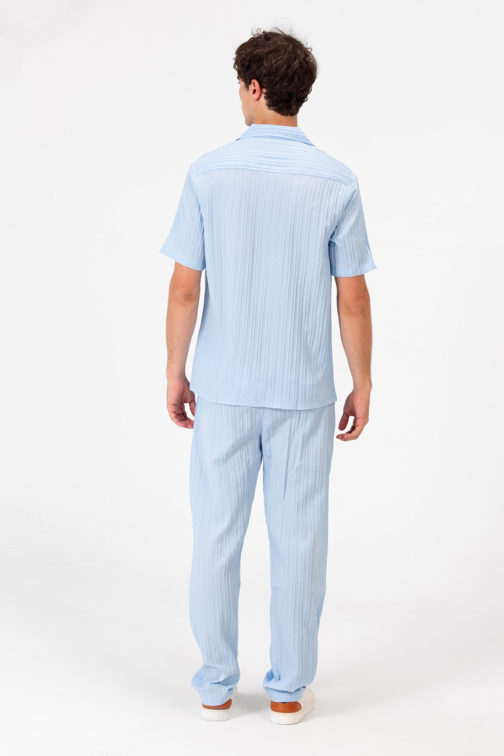 طقم رجالي من الكتان سليم فيت قابل للتنفس