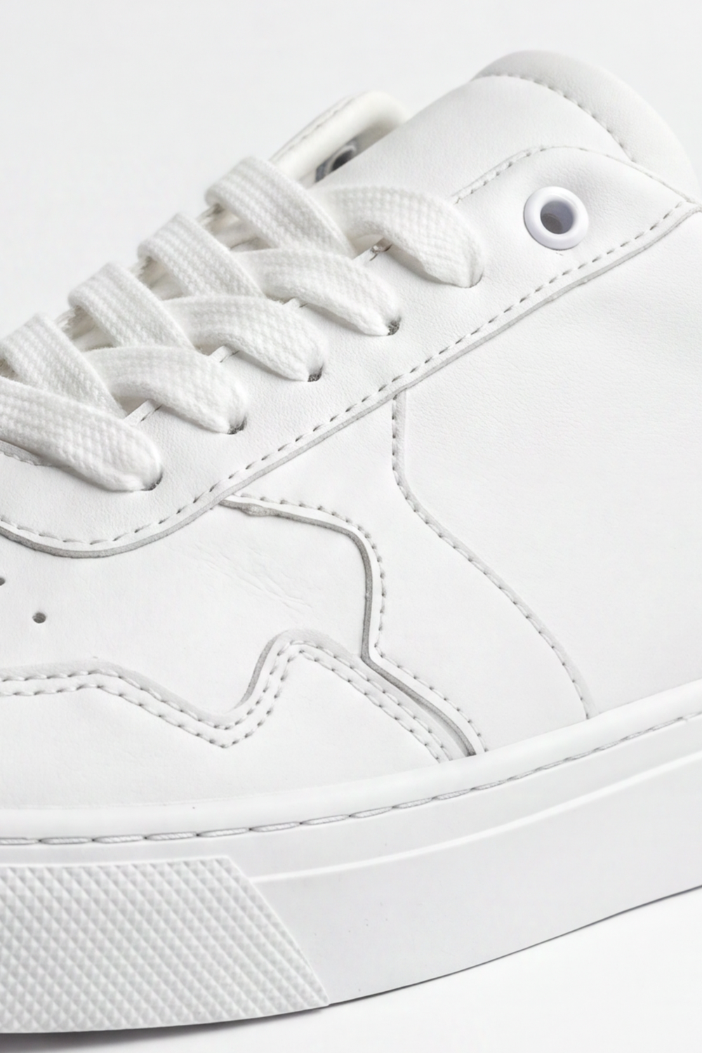 Men's Tomato Store Clean Court Sneakers Smooth Plain Upper With Perforated Toe Detail Panel Stitch Lines Lace Up Front Textured Platform Shoes