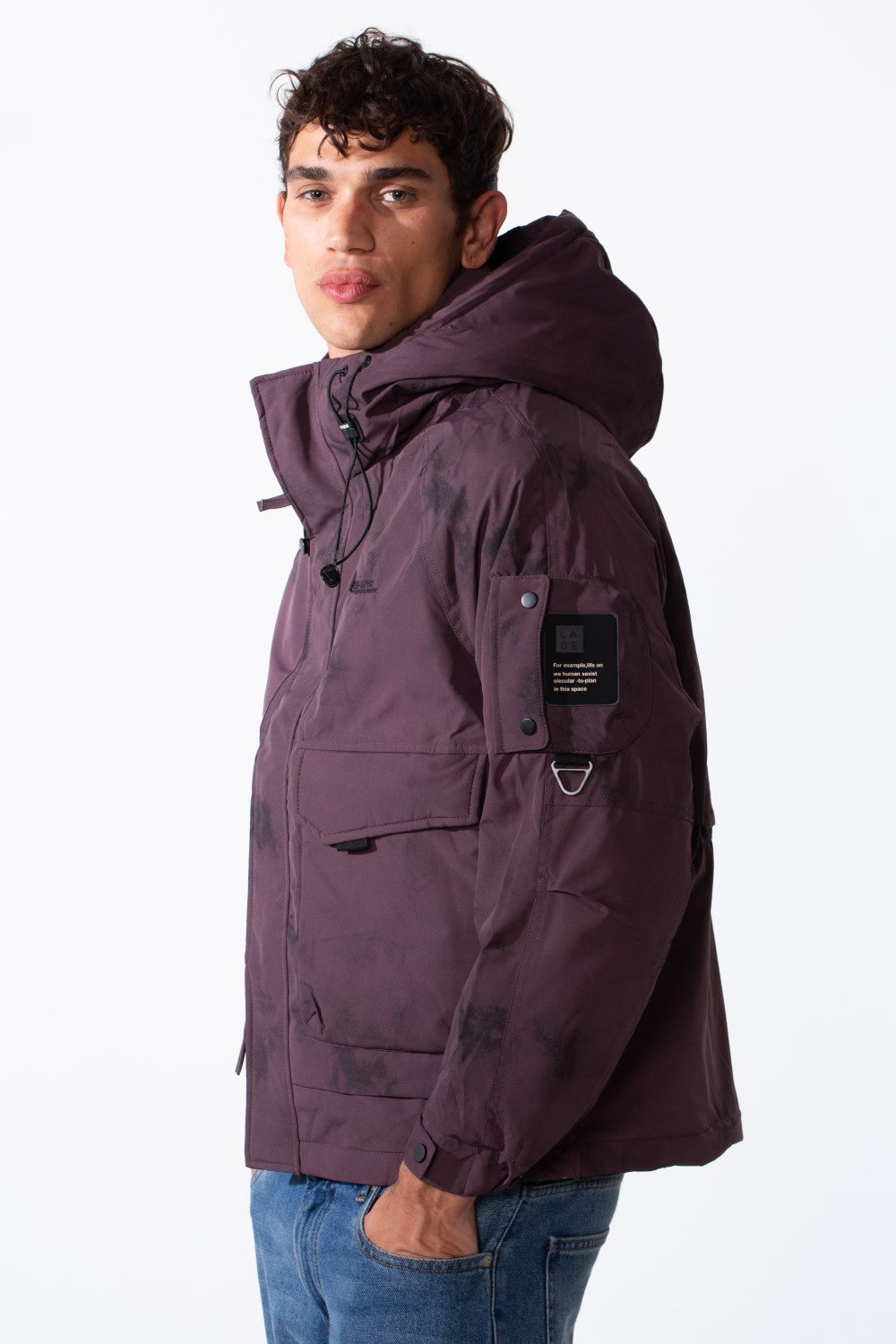 جاكيت مقاوم للماء بغطاء رأس وجيوب أمامية للرجال