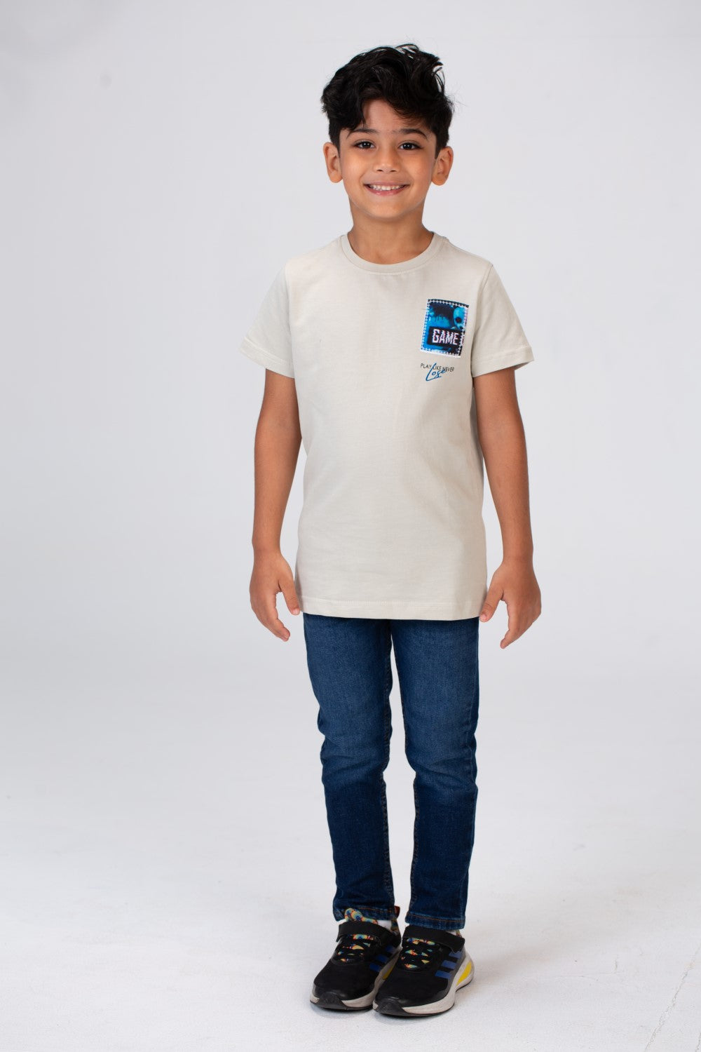 Boys Half Sleeves T-shirt With A Round Neck And A Print On The Front And Back