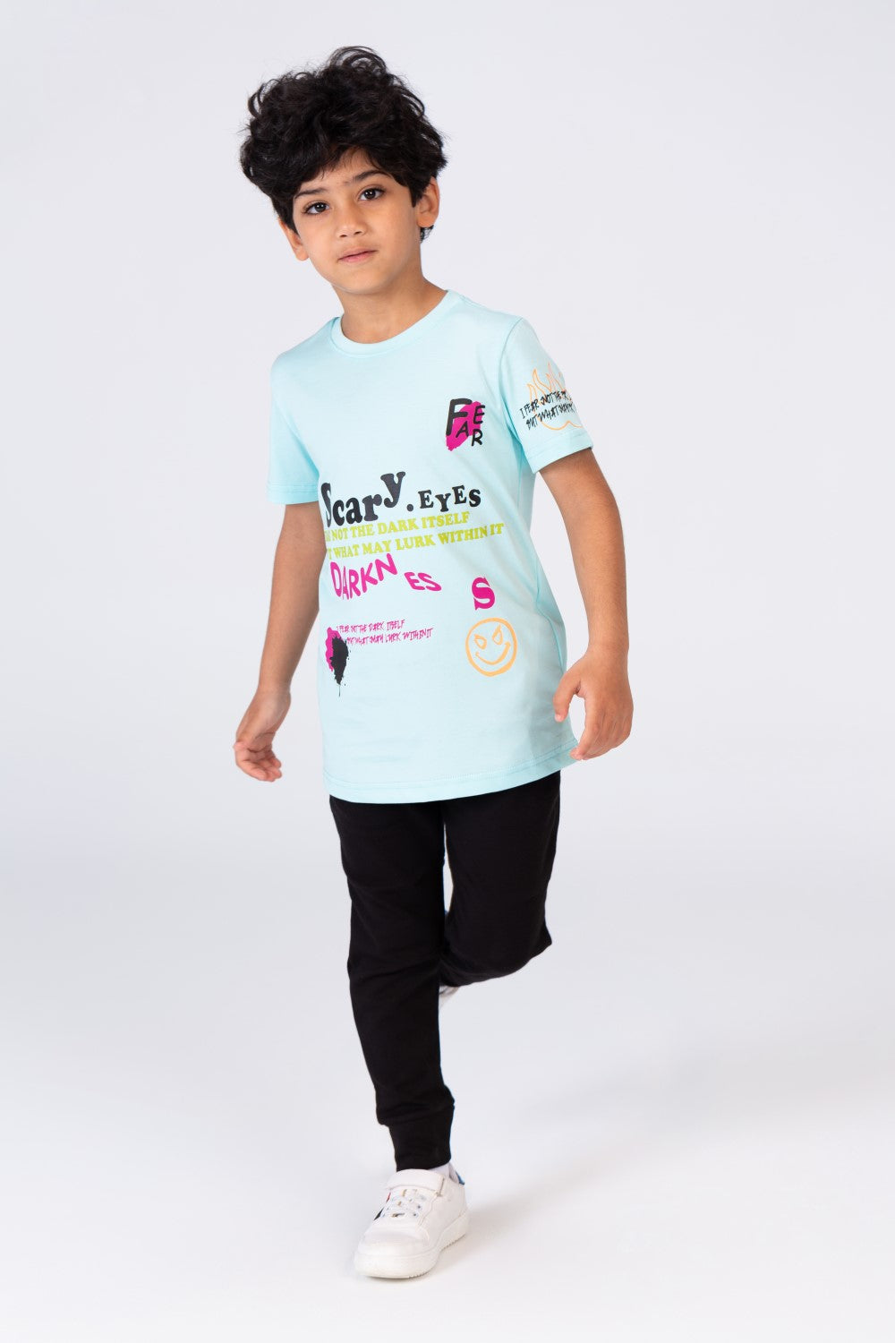 Boys Half Sleeve T-shirt Printed On The Front And Back In A Practical And Comfortable Material
