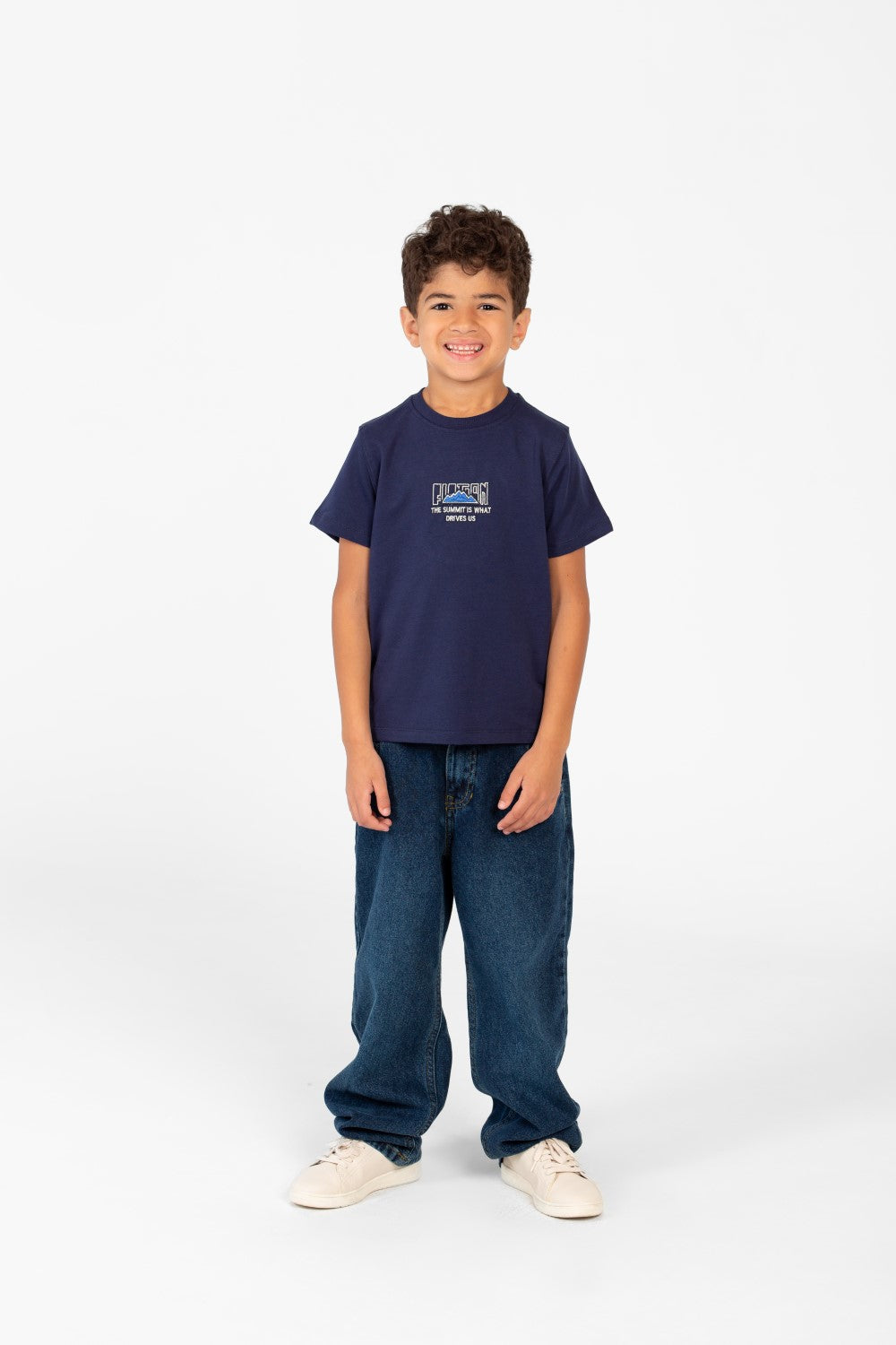 قميص بأكمام قصيرة للأولاد بطبعة على الظهر