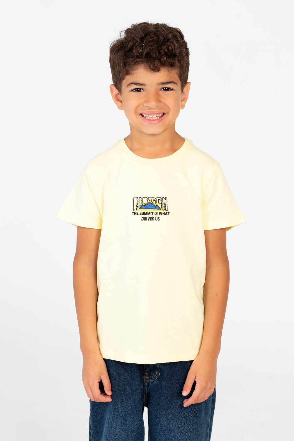 قميص بأكمام قصيرة للأولاد بطبعة على الظهر