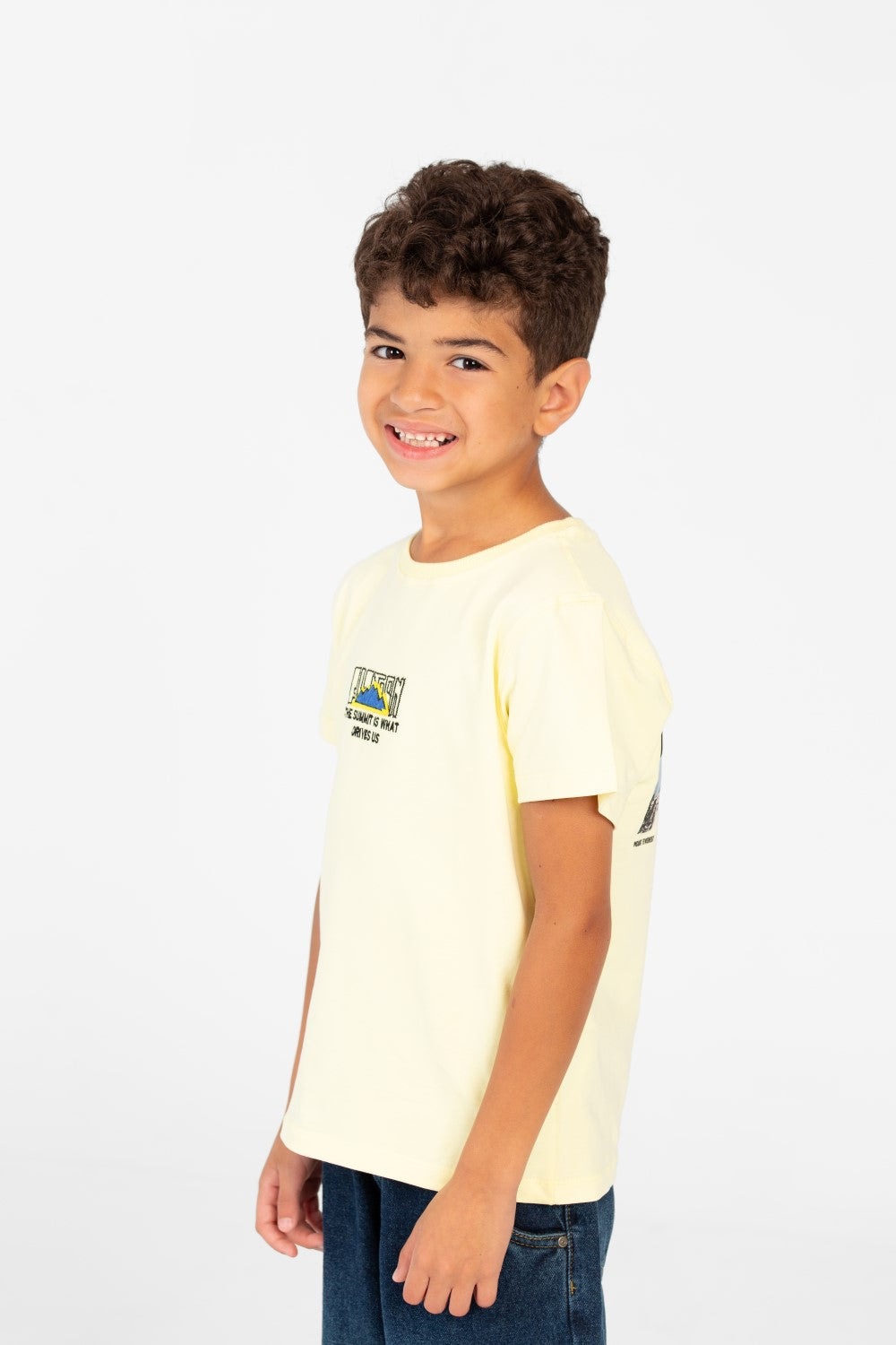 قميص بأكمام قصيرة للأولاد بطبعة على الظهر