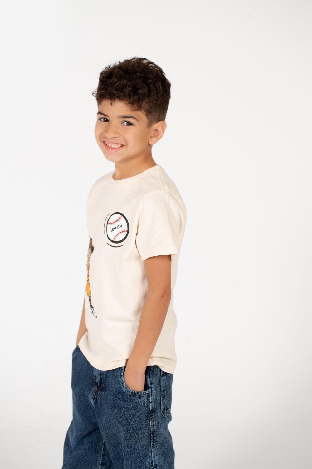 قميص بولو برقبة دائرية وطبعة طماطم للأولاد