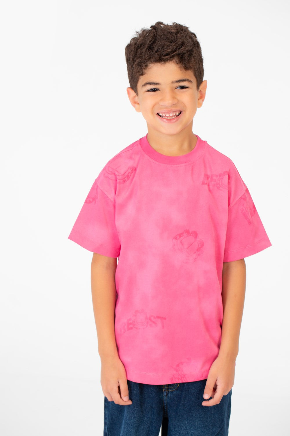 قميص بفتحة رقبة دائرية بأكمام قصيرة وطبعة، مقاس واسع للأولاد