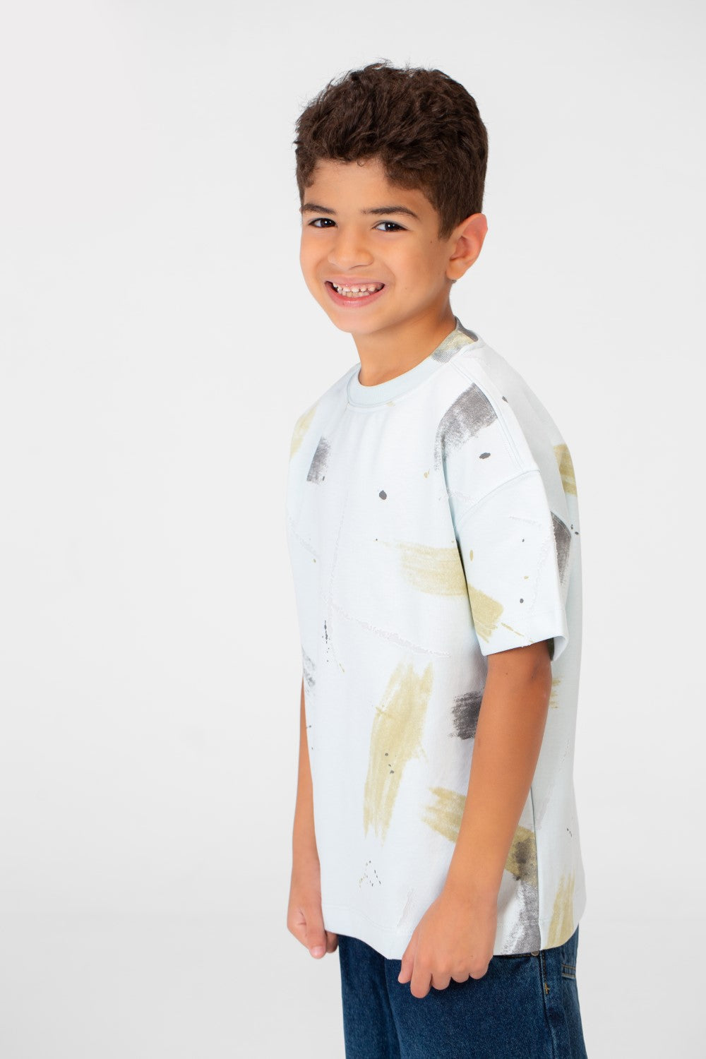 قميص نصف كم ملون عصري للأولاد برقبة دائرية