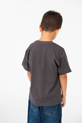 قميص بسيط واسع للأطفال برقبة دائرية وأكمام قصيرة