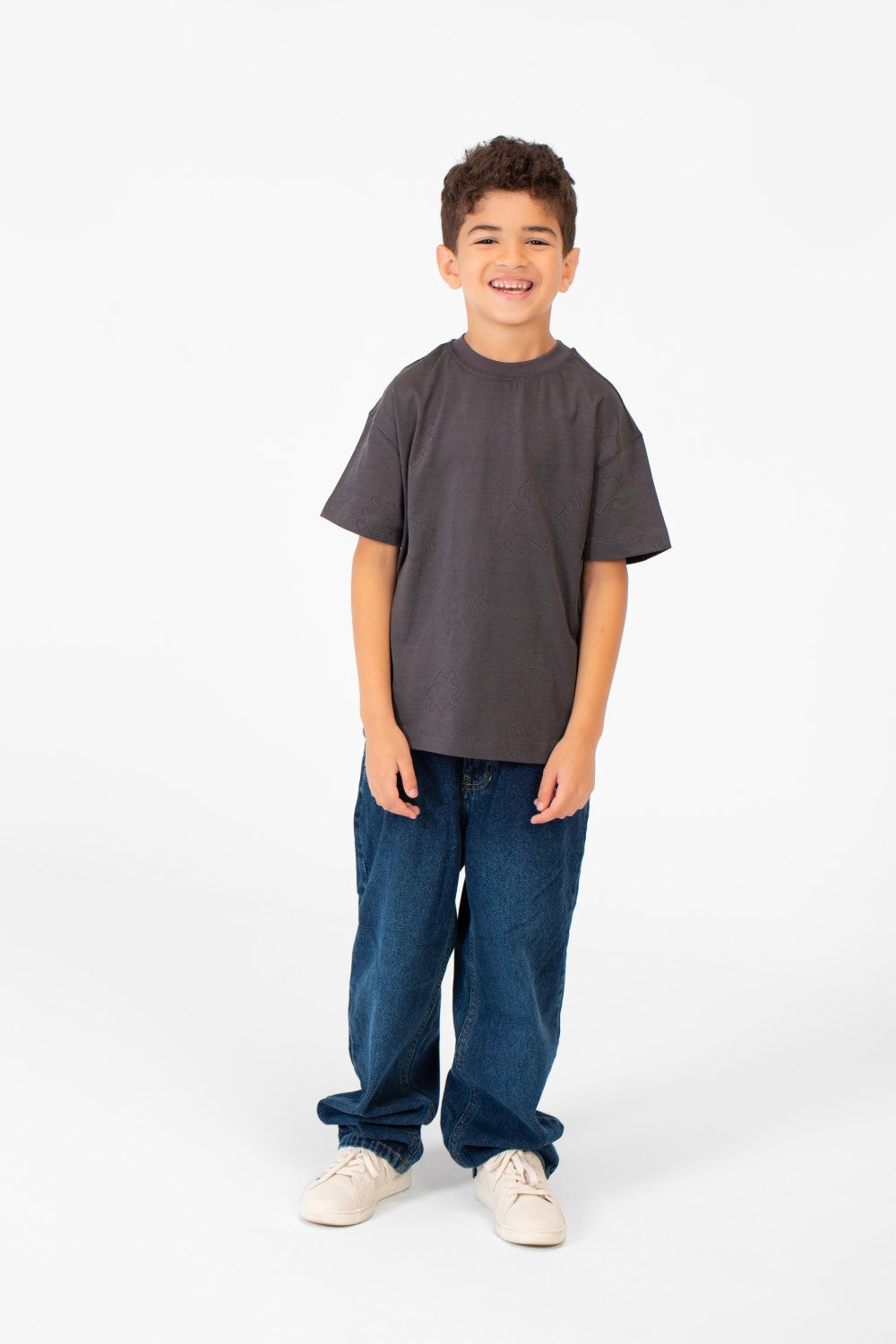 قميص بسيط واسع للأطفال برقبة دائرية وأكمام قصيرة