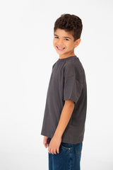 قميص بسيط واسع للأطفال برقبة دائرية وأكمام قصيرة