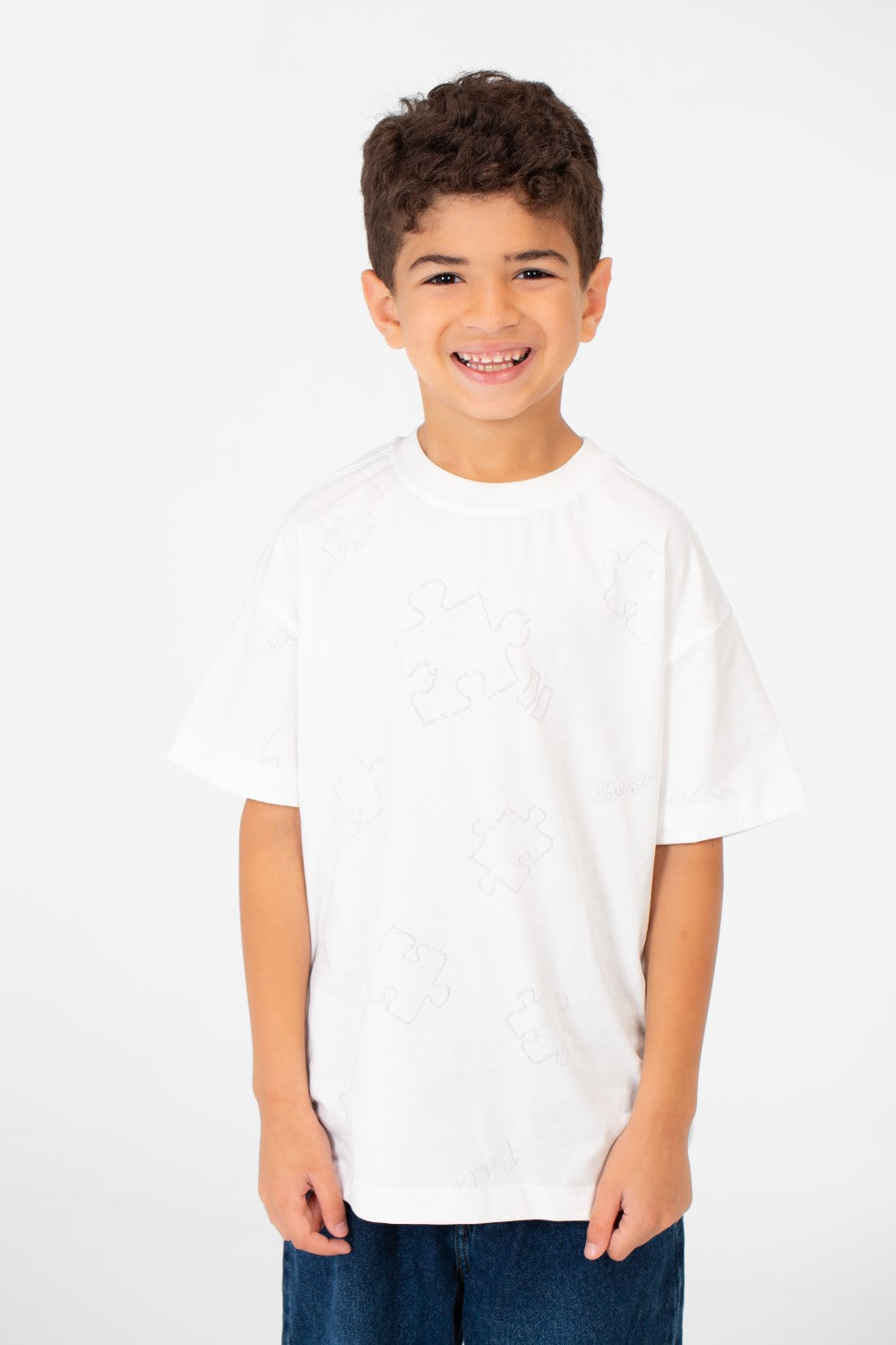 قميص بسيط واسع للأطفال برقبة دائرية وأكمام قصيرة