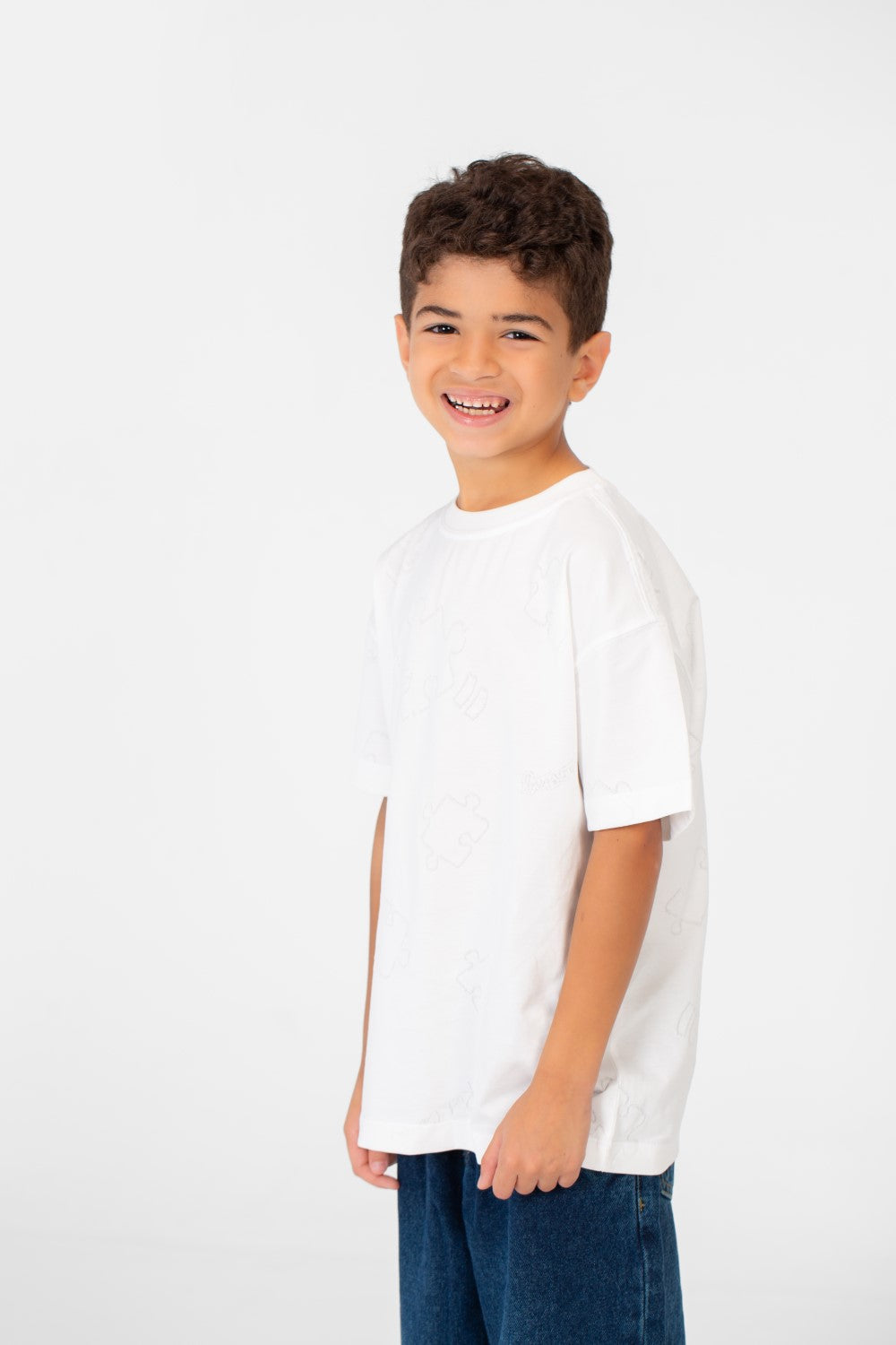 قميص بسيط واسع للأطفال برقبة دائرية وأكمام قصيرة