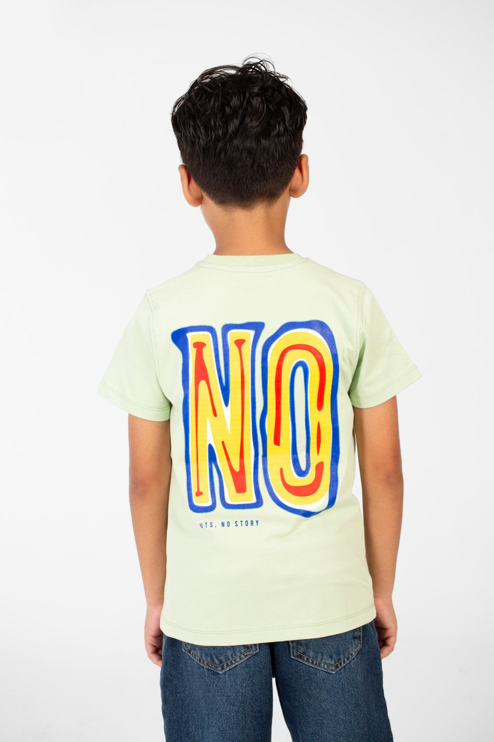 قميص صبيان بأكمام قصيرة وياقة دائرية بدون طبعة من الأمام والخلف