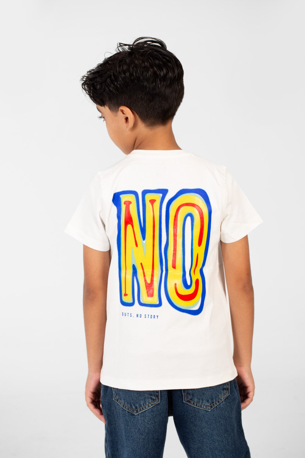 قميص صبيان بأكمام قصيرة وياقة دائرية بدون طبعة من الأمام والخلف