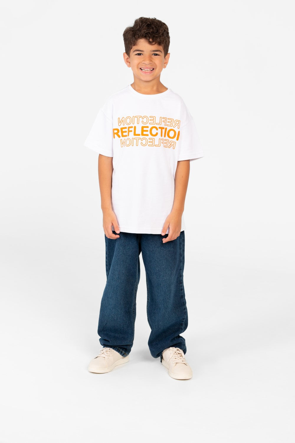 قميص نصف كم بطبعة نصية للأولاد من ميلتون