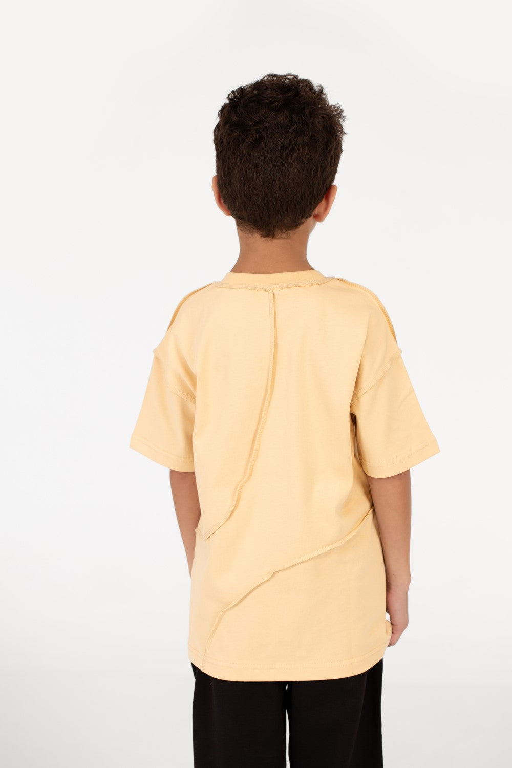 قميص برقبة دائرية واسعة حديث للأولاد