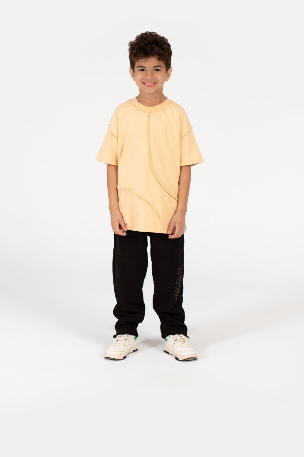 قميص برقبة دائرية واسعة حديث للأولاد